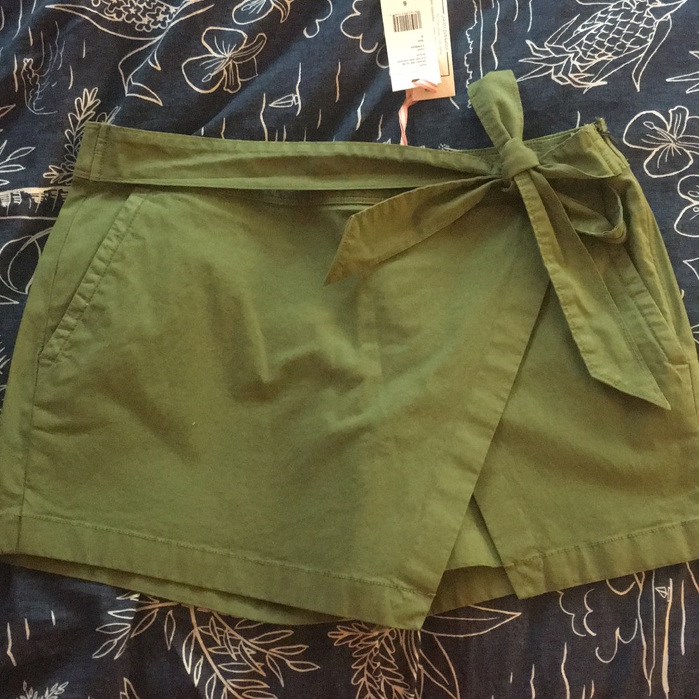 Vineyard Vines Olive Green Skort Size 6